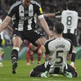 Fabian Schär buteur pour la cinquième fois cette saison en championnat. KEYSTONE/AP/ALASTAIR GRANT